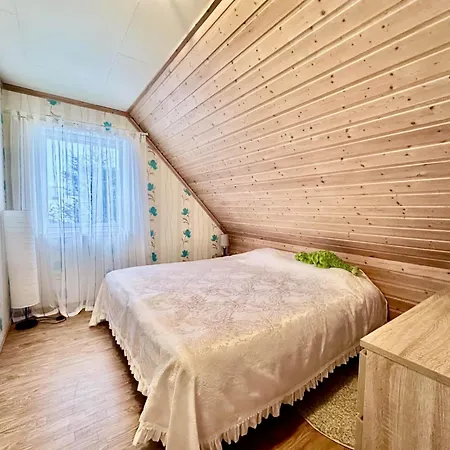 Arctic Getaway - King Crab Welcome Gift Сёрвоген